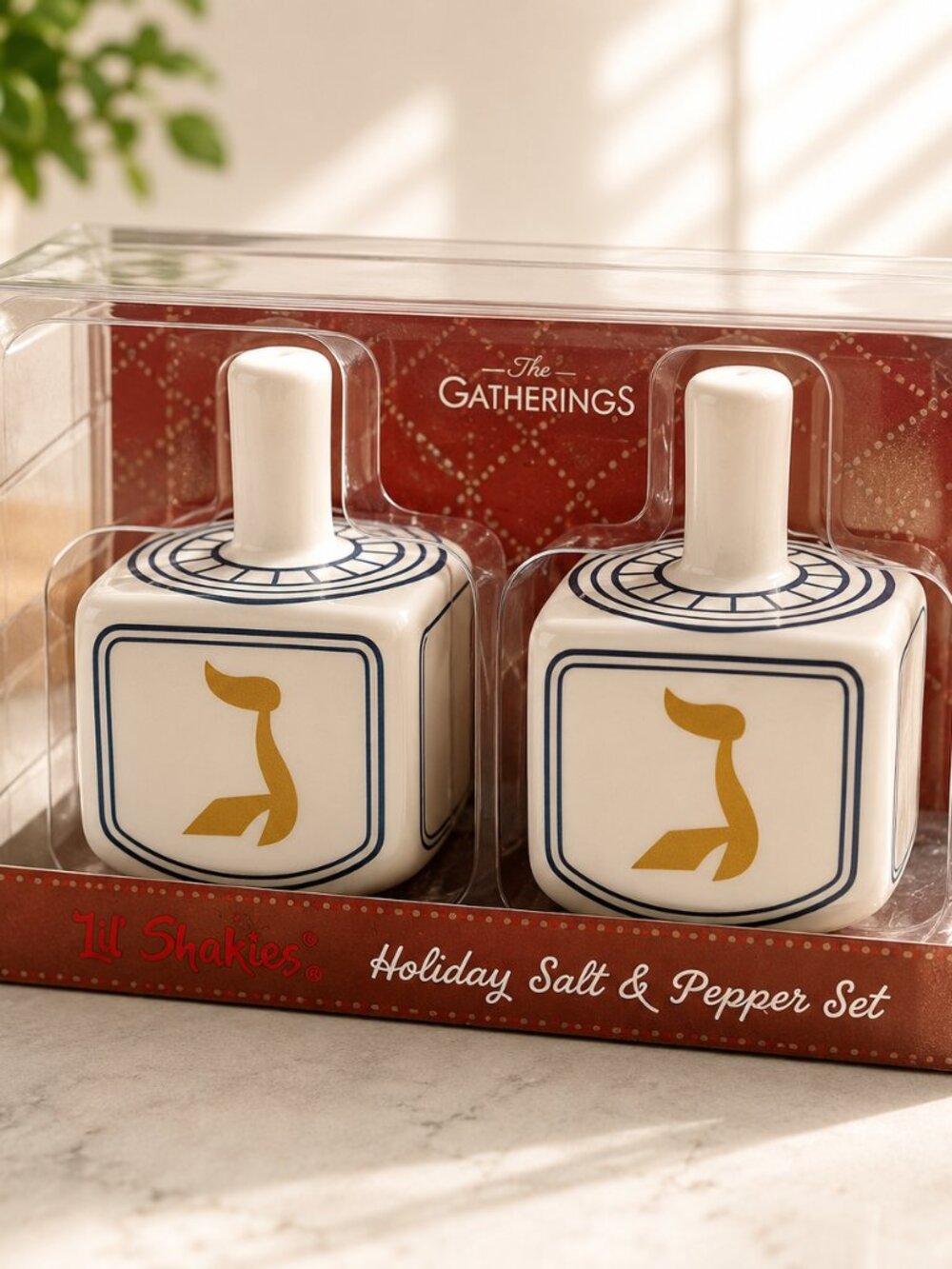 Dreidel, Holiday salt and pepper shaker set new.